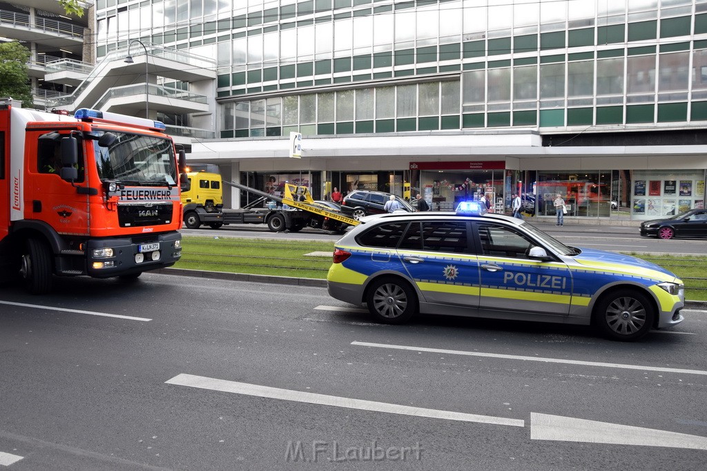 VU PKW Strab Koeln Mitte Caecilienstr Hohe Str P88.JPG - Miklos Laubert